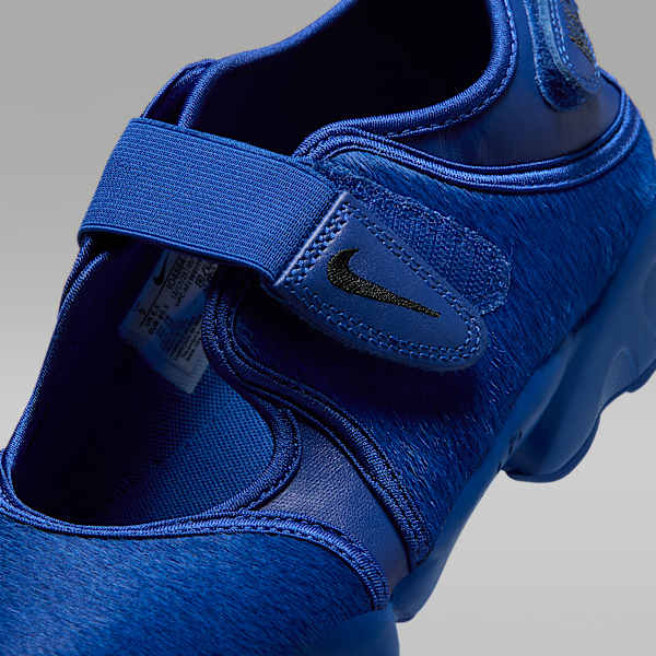 _1STLook's tweet photo. Air Rift (W)

Nike Official Images https://t.co/tSn5JECyDa