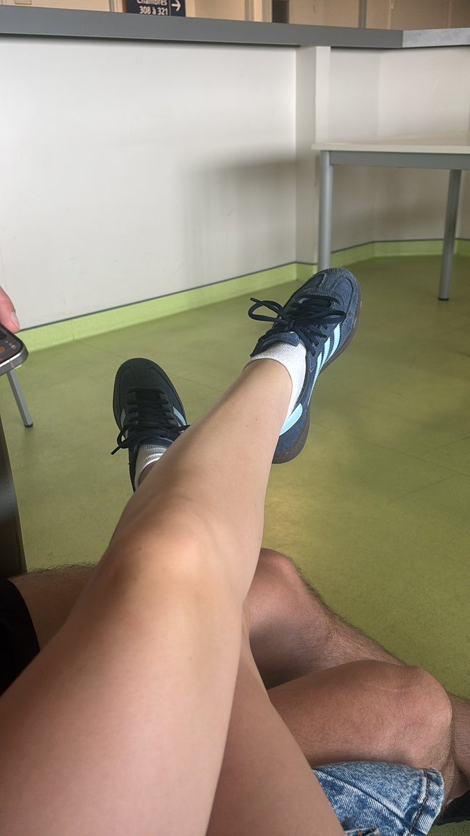 leabrune44's tweet photo. À nos pieds. 

#domina #moneyslaves #fetichiste #soumis @Brun0Parent https://t.co/Gn2MYApbpc
