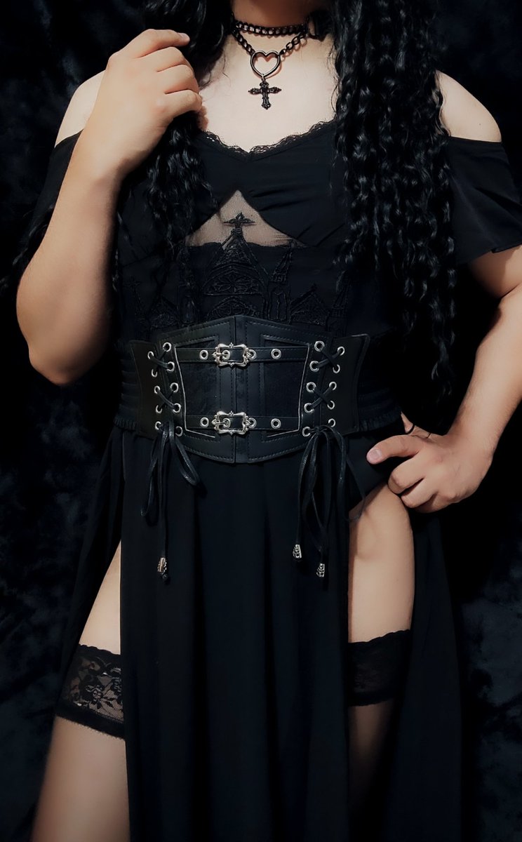 LilianFemboy's tweet photo. I can be your witch🖤 https://t.co/YQ0dY1afEz