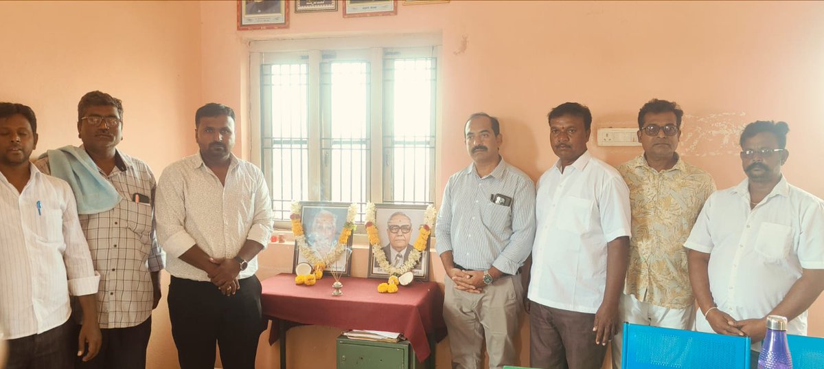 DOFGOK's tweet photo. ದಿನಾಂಕ: 10/07/2026 ರಂದು ರಾಯಚೂರು ಜಿಲ್ಲೆ, ಸಿಂಧನೂರು ತಾಲೂಕಿನ ಮೀನುಗಾರಿಕೆ ಸಹಾಯಕ ನಿರ್ದೇಶಕರ ಕಛೇರಿಯಲ್ಲಿ ರಾಷ್ಟ್ರೀಯ ಮೀನು ಕೃಷಿಕರ ದಿನಾಚರಣೆಯನ್ನು ಆಚರಿಸಲಾಯಿತು. (1/2) https://t.co/vvGFJexNQy