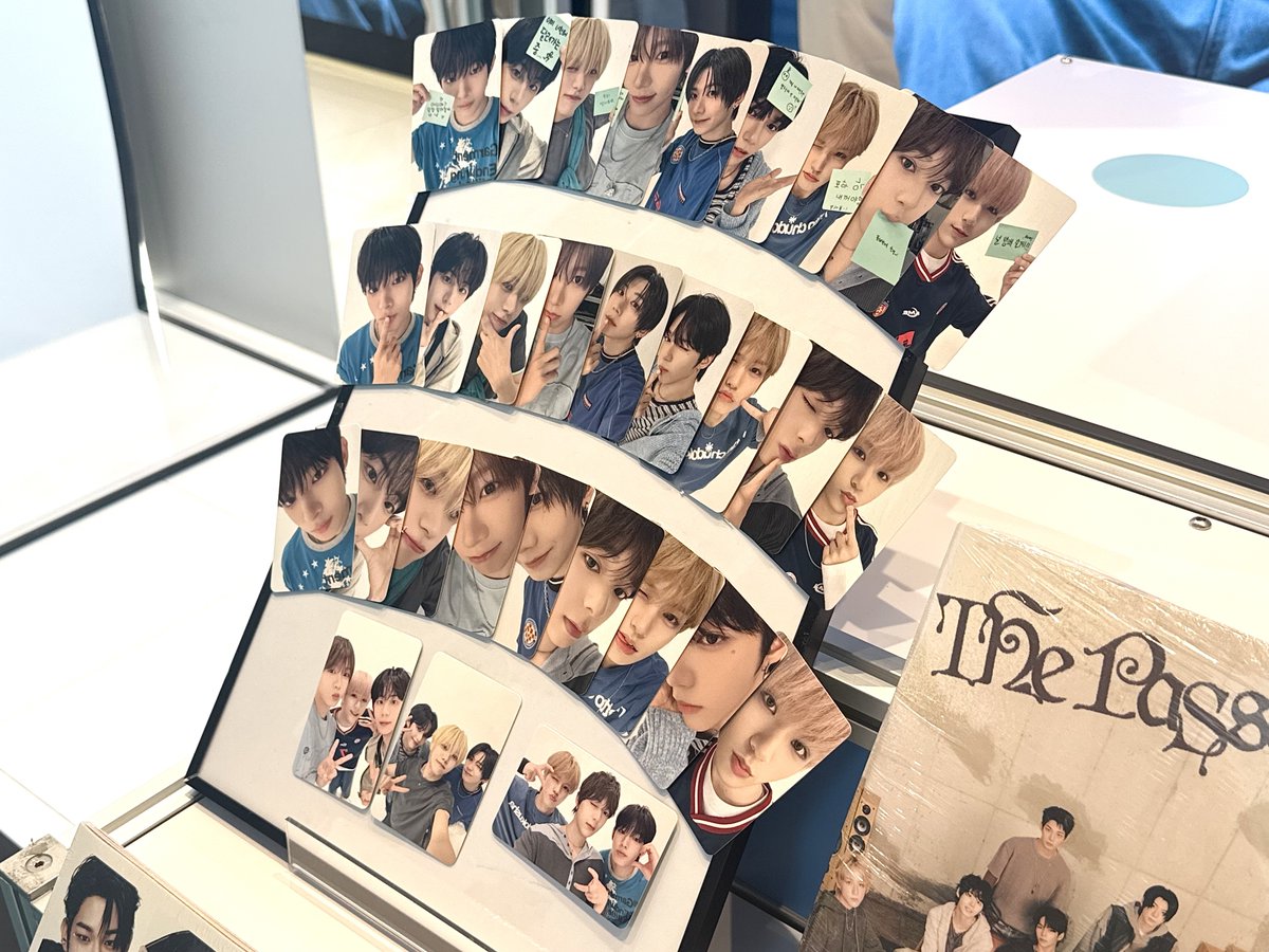 dududoshowroom's tweet photo. [#dududo_showroom]

｡ﾟﾟ･｡･ﾟﾟ｡
ﾟ。 RUN TO YOU
　ﾟ･｡･

FOHA를 향해 달려가는 AHOF의 마음이 닿을,
AHOF CONTENT SHOWROOM 오픈! 🏃🏻‍♀️🩵🏃🏻‍♂️

📍 더현대 서울 6F dududo showroom
🗓️ 7. 14. TUE - 7. 28. TUE

@AHOF_official 
#AHOF  #아홉  
#RUN_TO_YOU https://t.co/eVbB0mZNct