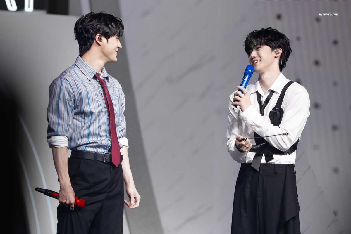 INTERTWINE2313's tweet photo. 260712 JNJM DUALITY Macau

#NCTJNJM #NCTDREAM
#제노 #JENO 
#재민 #JAEMIN https://t.co/ZLmyif2GcT