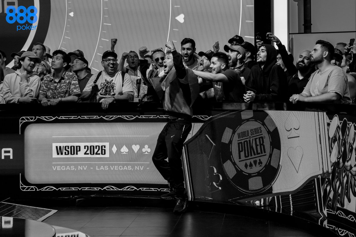 gema_cristobal's tweet photo. 📸@WSOP Main Event Day 8 with @888poker
FINAL TABLE- FINAL DAY!!!!
#Vegas #888poker #PhotographerOfPoker #wsop26 https://t.co/D55ke0Vjbn