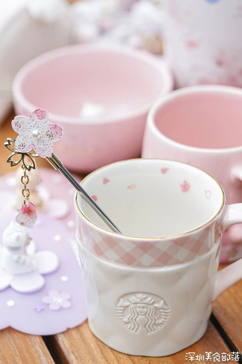 bk33490's tweet photo. Tired of plain mugs  Grab some fabric scraps u0026 Mod Podge—turn a basic ceramic mug into a custom, cozy one in 10 mins! Perfect coffee buddy for workdays. https://t.co/xpeM61ZObq