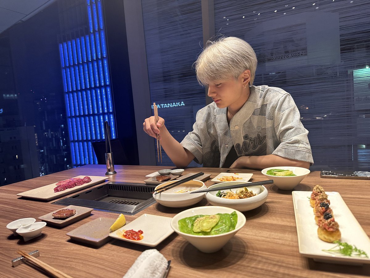 g_md_ri's tweet photo. 혹시이게 스포인가요 곧 탈색모하겠다고?내맘대로해석해볼게요 https://t.co/400HkyUqc0