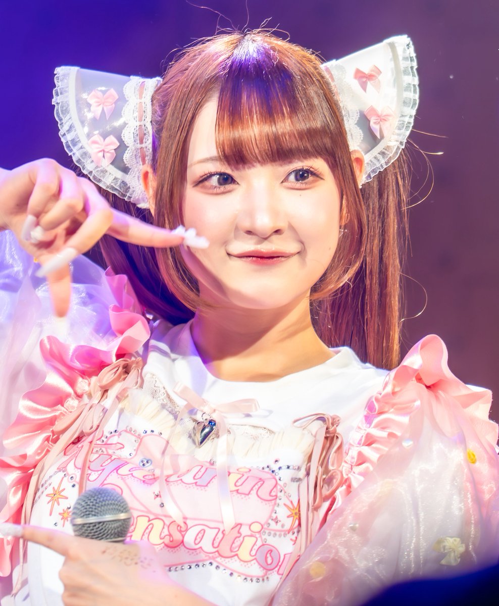 coffee_yuna_'s tweet photo. 手に何か書いてるゆなちゃんもかわいい♡ https://t.co/ExHjeCTaDS