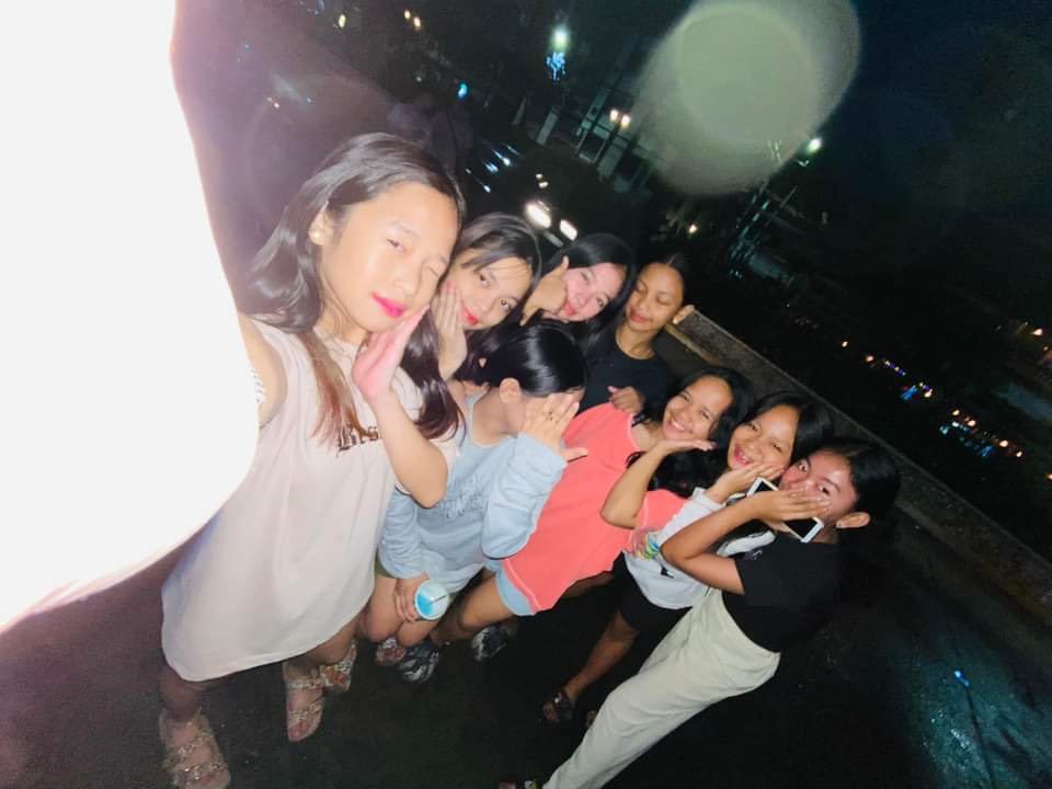 sxcrixh's tweet photo. nakalkal pa nga @lexiiiii_18 😂 https://t.co/Eoq3XRaot8