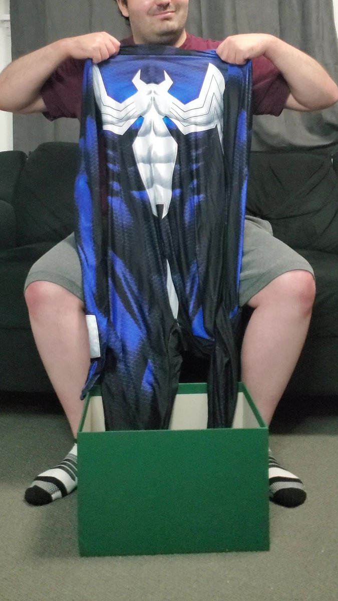 symbioteprince's tweet photo. [Birthday Bonding 1]

Huh, a mysterious package came in the mail on my birthday.

I don't know who sent it, but they somehow got me EXACTLY what I wanted: a Symbiote Spider-Man suit!

Hmm...no harm in trying it on, right? 😏

#Spandex #Symbiote #Venom https://t.co/zwYAXE50DH