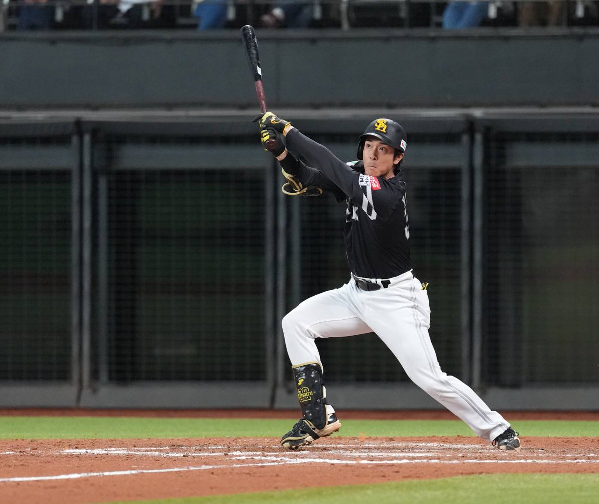 takafullc2's tweet photo. 柳町達選手が代打で勝ち越し打！！

今季代打成績は6打席5打数4安打の打率.800です！！

#sbhawks #鷹フル https://t.co/gAVUbOazS1