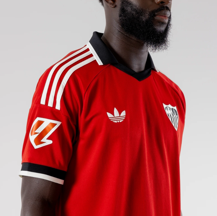 eldesmarque_sfc's tweet photo. 🆕 Todos los detalles de la que será la segunda equipación del Sevilla en esta nueva temporada
https://t.co/tujdp28tfj https://t.co/mTzTCZ7sTl