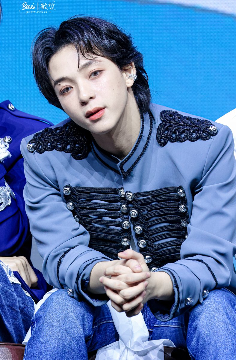 bewwpckss's tweet photo. Hi hi ~ พี่หัส !!

#FoureveryouFarewellParty 
#บาสเด็กอ้วนที่แท้จริง #bbasjtr https://t.co/tZKmbHBkHs