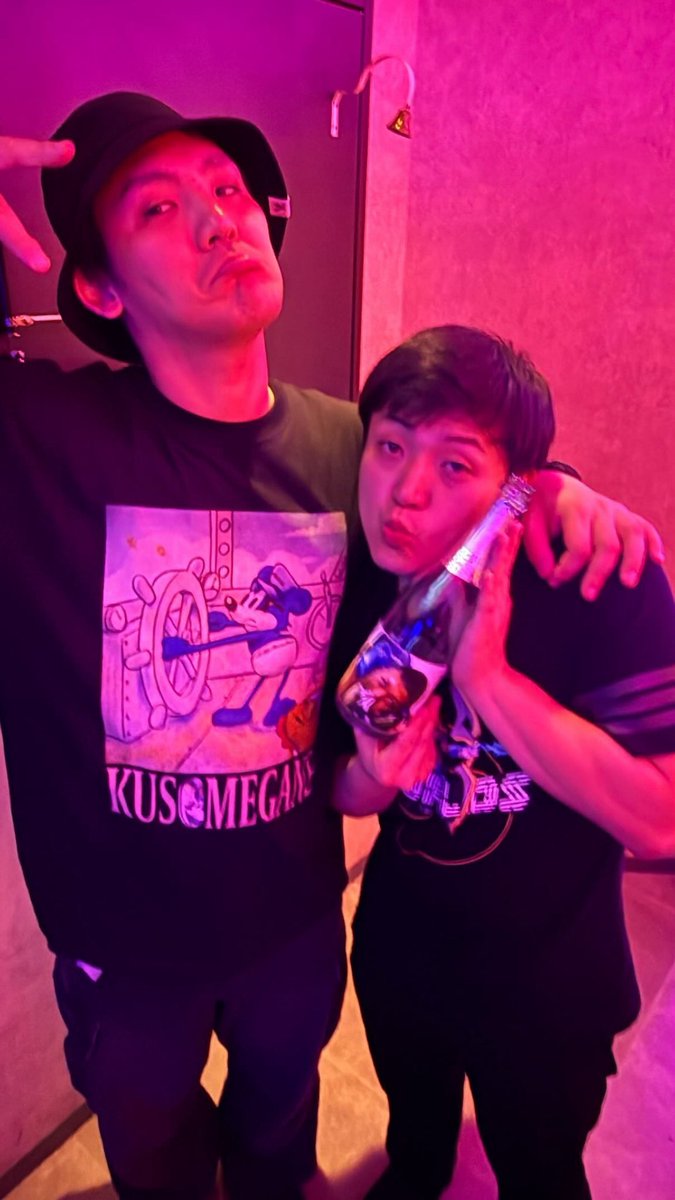 bux_z3's tweet photo. 5月はいっぱいのお祝いありがとうございました♪
毎日酒で死ねました❤️ https://t.co/9g6hf8lxMB