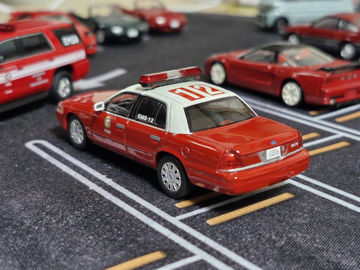 Ookura_YukinoV1's tweet photo. 596 Model フォードクラウンビクトリアロサンゼルス消防EMSユニット12車両🚒
ロサンゼルス消防EMS車両で、かっこよくてクオリティも良い✨✨
#596model
#Ford
#LAFD https://t.co/n2XiLBkUN8