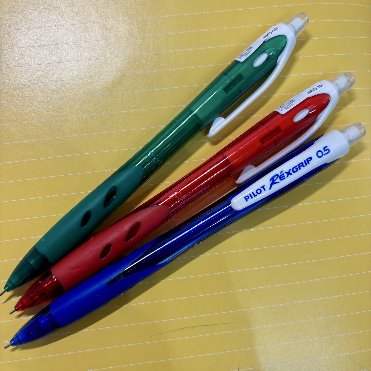 skmty174's tweet photo. 夏前に気合いを入れて色々な説明会に参加した結果、シャーペンコレクターになりました。
便利に使わせていただいております。 https://t.co/W7ijQ64OyR
