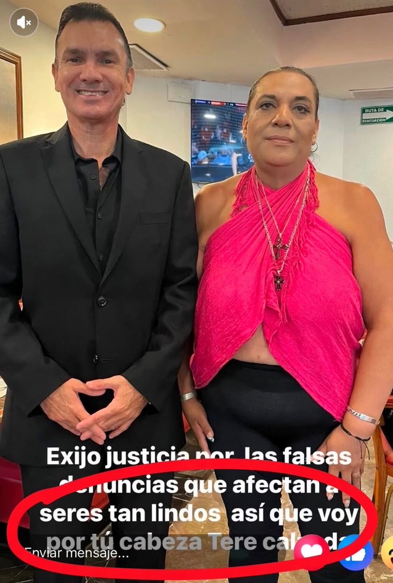 GildoGarzaMx's tweet photo. 🎯 #TiroAlAire | La Ley de Identidad de Género ya fue vetada en #Querétaro pero Erick Silva, Claudia Díaz Gayou y Arturo Maximiliano decidieron revivirla para golpear al gobierno de Mauricio Kuri y presionar a quienes no se sometieron, entre ellas Tere Calzada.

Ya no están discutiendo una reforma.

Están armando una ofensiva política para exhibir, aislar y doblar a una mujer que votó distinto.

Y si camina como pato y hace como pato, se exhibe solo: Paul Ospital también se metió al juego. Habla de inclusión y diversidad, pero guarda silencio cuando un activista publica: “Voy por tu cabeza, Tere Calzada”.

Encima, según versiones internas, fue a llorar ante la dirigencia de Movimiento Ciudadano contra su propia compañera.

¿Eso es diálogo? No. Es presión e intimidación política.

La doble moral queda todavía más clara en las fotografías: el mismo activista aparece sonriente y abrazado con Juan Manuel Urquiza Trejo, sancionado oficialmente por violencia política contra una mujer y registrado ante el INE por esa conducta.

También circulan capturas de estados públicos con desnudez parcial. No prueban por sí solas un delito y nadie tiene por qué meterse con su cuerpo o su identidad, pero sí exhiben la doble vara de quien pretende repartir certificados de moralidad mientras amenaza públicamente a una diputada.

En torno a Tere, hasta ahora sólo hay acusaciones repetidas, presión partidista y una causa legítima convertida en garrote político.

Los derechos se respetan y las leyes se discuten en el Congreso. 

No se imponen prometiendo ir “por la cabeza” de una mujer ni posando abrazados con alguien sancionado por violentar políticamente a otra.

Y todavía falta revisar el papel de Ulises Gómez, quien también estaría sumado al golpeteo contra su compañera diputada.

Qué raro: morenistas y chapulines disfrazados de emecistas siempre terminan juntos cuando se trata de pegarle a una mujer que no se deja doblar.

Las y los que siguen…
