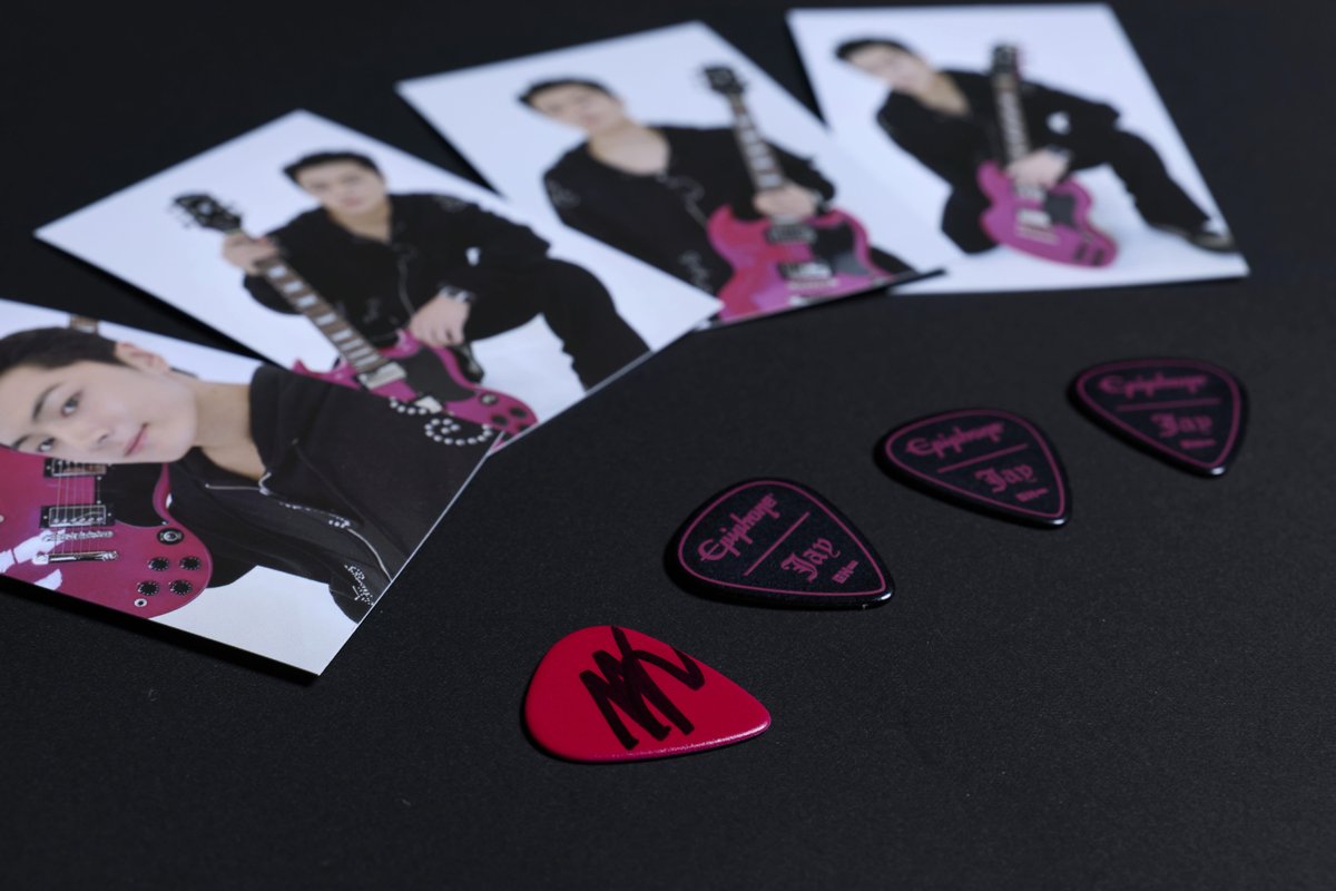 GibsonJapan's tweet photo. JAY（ENHYPEN）とのシグネチャーモデル『Epiphone Jay “Raoul” SG Tribute Plus』が、本日よりついに日本国内にて販売開始！

JAYさんのこだわりが細部まで詰め込まれた特別な一本を、どうぞお見逃しなく。製品の全貌やご購入は、こちらの特設ページからチェックしてください！

▼特設ページはこちら
https://t.co/w6Kl2Gqllc

#ENHYPEN #JAY #Gibson #Epiphone