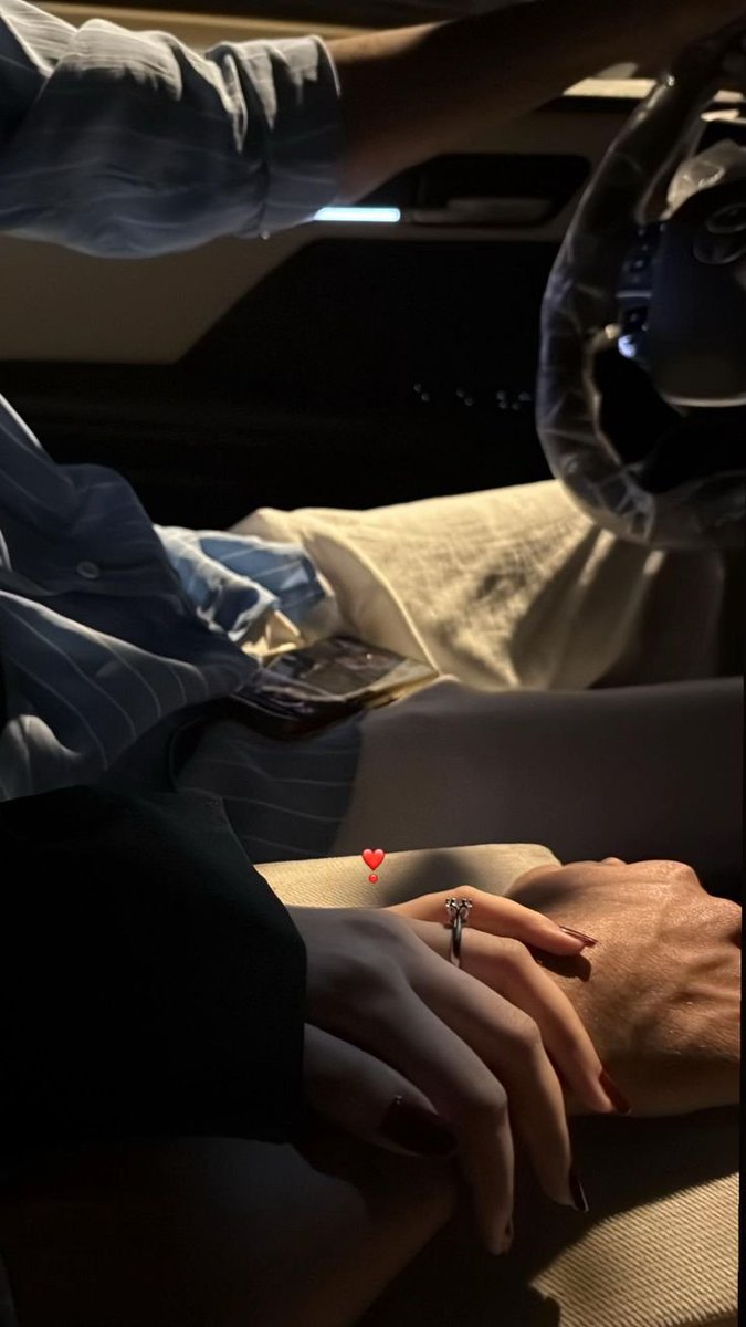 1l_R__'s tweet photo. ❣️أحب اللحظات التي لا يحدث فيها شيء... سوى أنك معي.✨🤍

❣️ 𝑰 𝒍𝒐𝒗𝒆 𝒕𝒉𝒆 𝒎𝒐𝒎𝒆𝒏𝒕𝒔 𝒘𝒉𝒆𝒏 𝒏𝒐𝒕𝒉𝒊𝒏𝒈 𝒉𝒂𝒑𝒑𝒆𝒏𝒔… 𝒆𝒙𝒄𝒆𝒑𝒕 𝒕𝒉𝒂𝒕 𝒚𝒐𝒖’𝒓𝒆 𝒘𝒊𝒕𝒉 𝒎𝒆. 🤍✨ https://t.co/76CLdZhCcZ