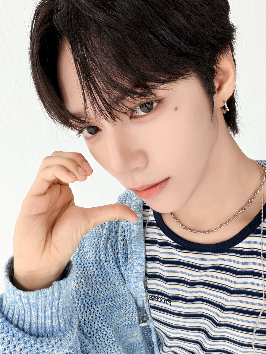 dddm_official's tweet photo. @AHOF_official https://t.co/0n5WO40I4O