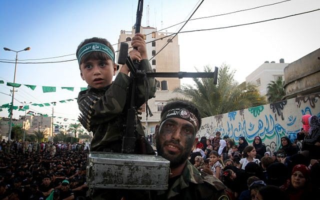 DavidMathewZ's tweet photo. @cenkuygur This Palestinian Toddler  ?? 😅😅🤣🤣🤣🤣 https://t.co/ipl6wHMi1w