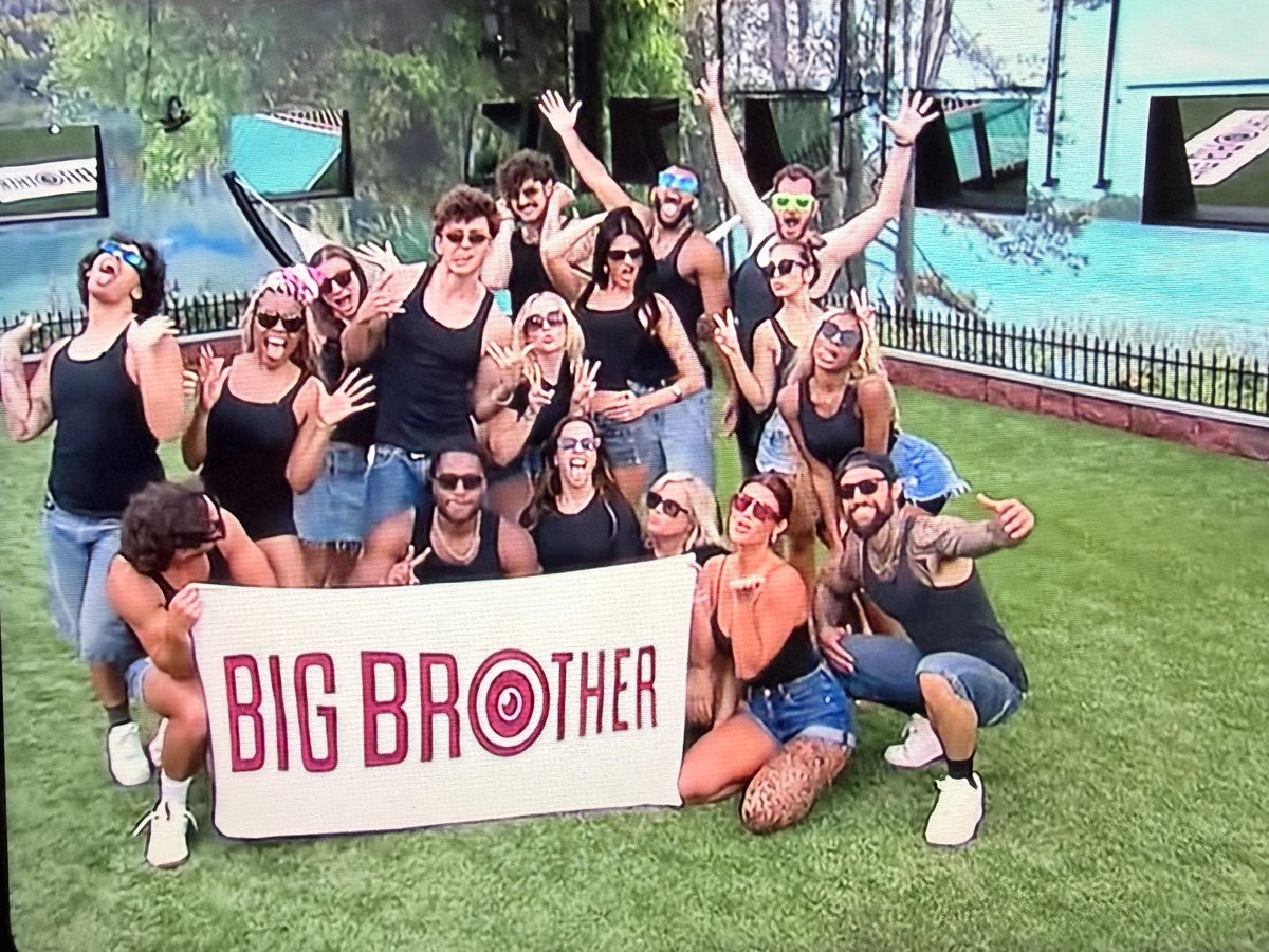 blockbusterpov's tweet photo. realizing Rome and Lyric posed to look at each other in the photo 📸 #bb26 https://t.co/n6GbC56Qso