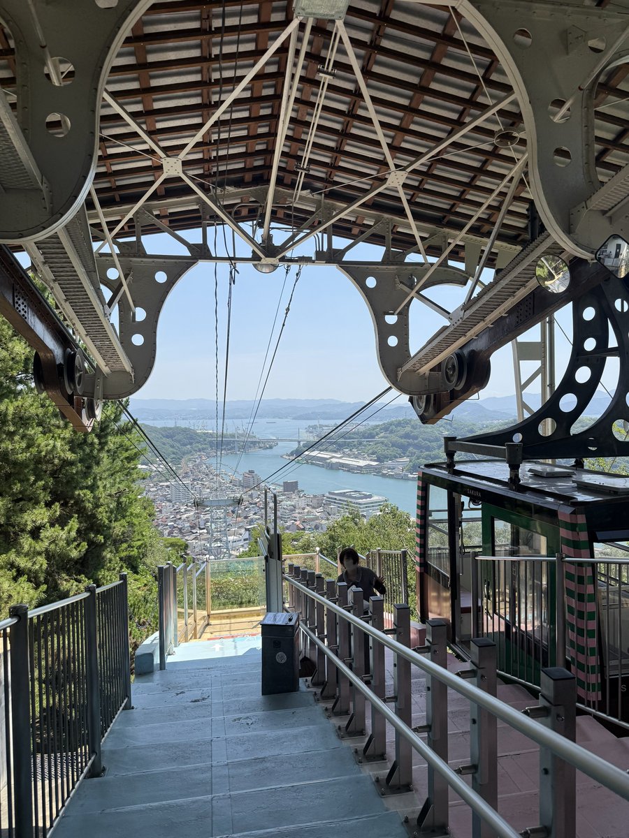 hanamomoact's tweet photo. ど快晴の絶景。 https://t.co/ohRErG10ad