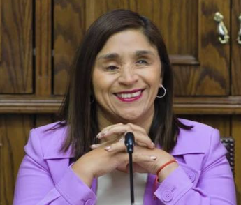 SebastianRochaZ's tweet photo. 🔹8 años en el Senado de la Republica equivalen a mas de $ 960.000.000 millones de pesos solo en dieta parlamentaria.

Razón tiene Fabiola Campillai para burlarse y reírse en la cara de todos los que votaron por ella, vanagloriándose que ahora tiene mucha plata. https://t.co/efcK72Q3Cp