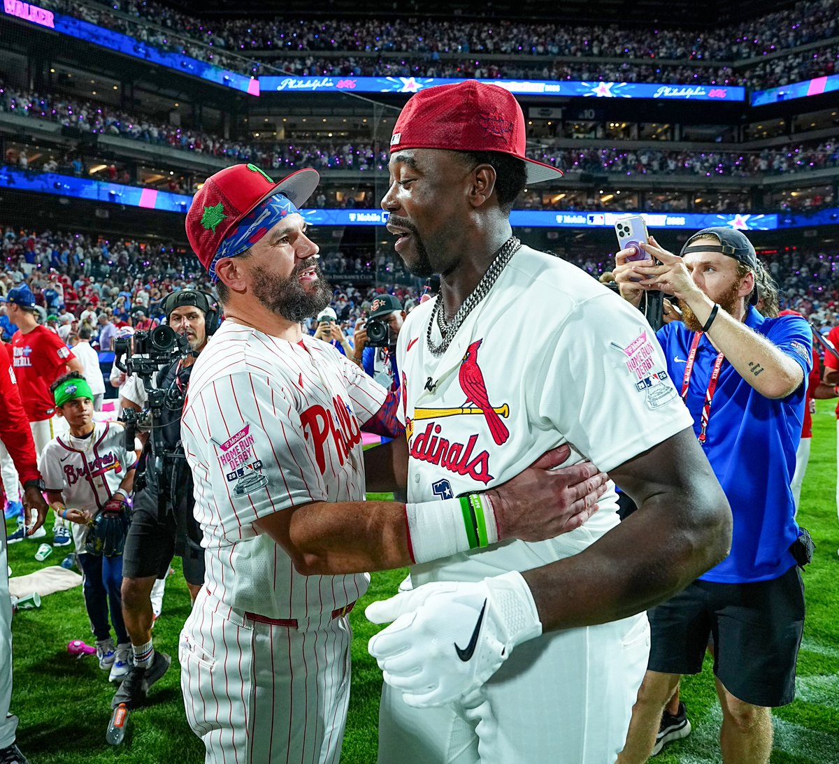 Phillies's tweet photo. An absolutely electric ending to a legendary #HRDerby

Congrats, Jordan! 🤝 https://t.co/loddVoYaLt