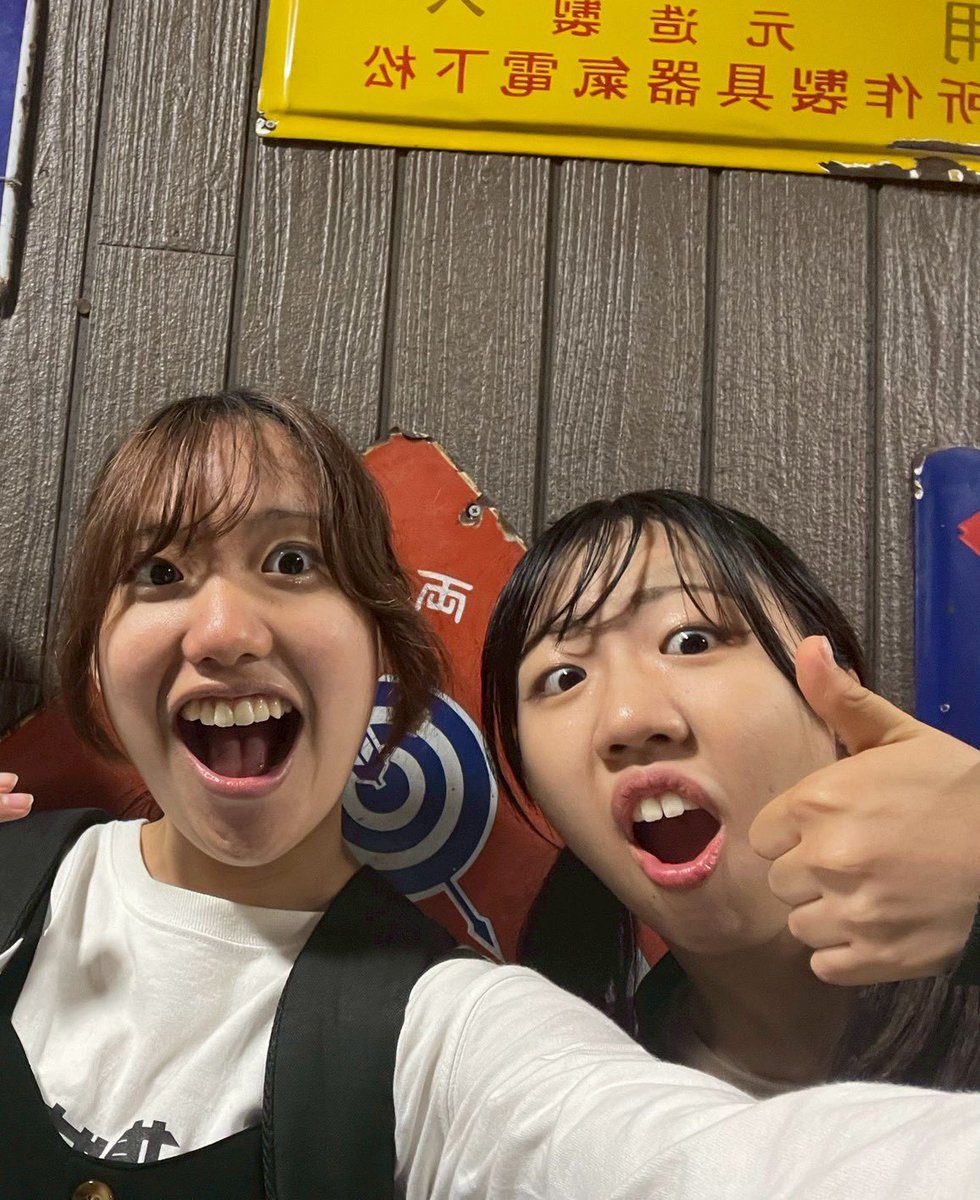 Laugh_noon's tweet photo. <👩‍✈️演者紹介🖋️>

①復刻版中学生
②ミウラ、ぽむ
③東北大学お笑いサークルGYUTAN
④好きなスイーツに一言
　ギンビスアスパラガスへ
小さい頃から一緒にいてくれてありがとう(ミウラ)
ハイチュウみたいな大人になりたい(ぽむ) https://t.co/tcnkdbrLGf