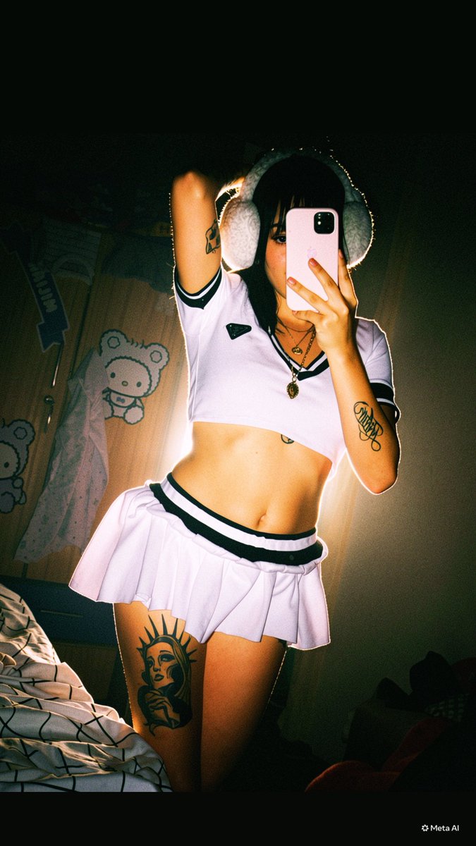 kittygoddes18's tweet photo. Here is your favourite goddess🐷 https://t.co/aHjflgy42c