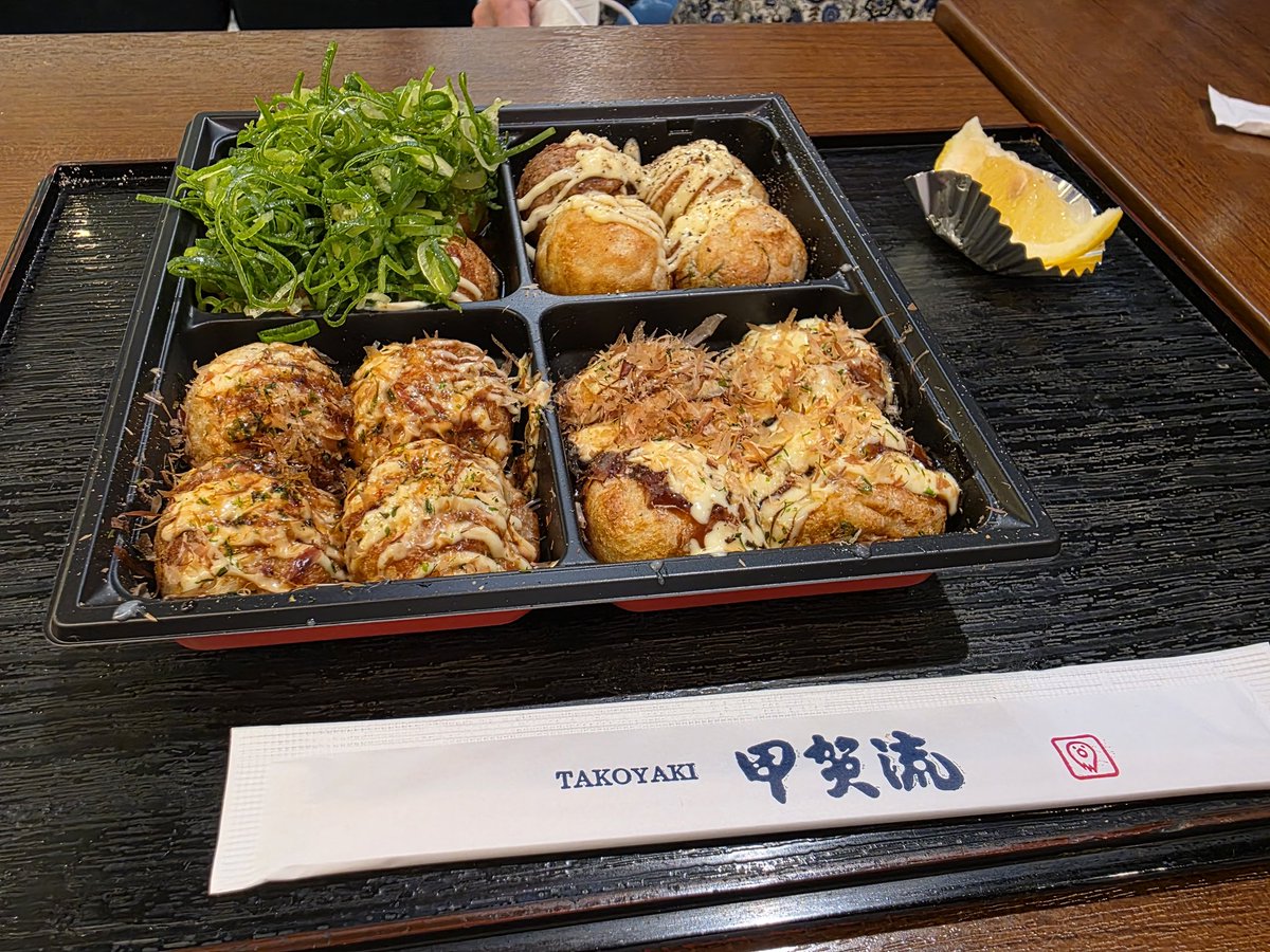 lapin2451's tweet photo. たこ焼き食べてきた🐙
お腹いっぱい😋 https://t.co/KmxtHbREeC