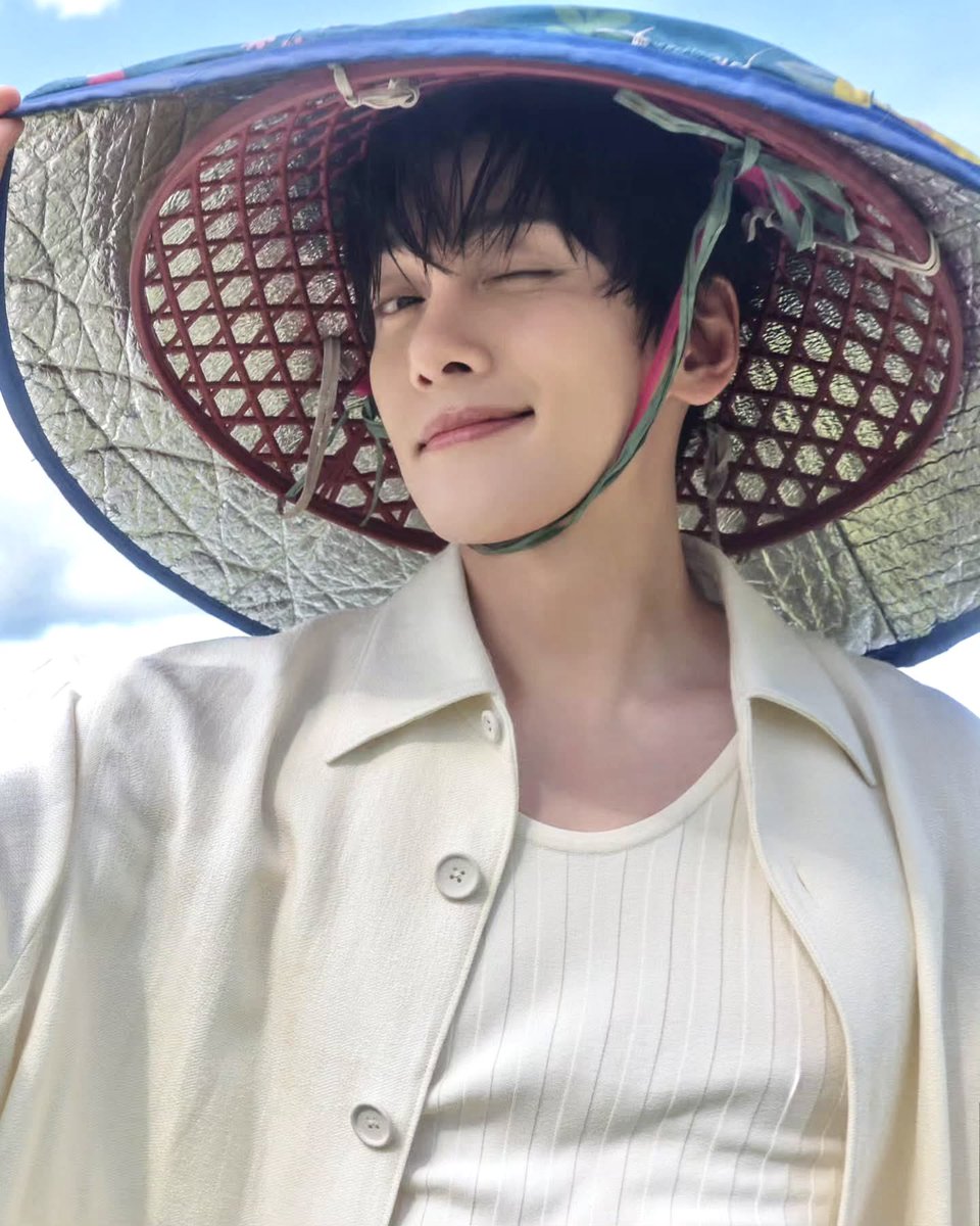 KitCat_K2's tweet photo. Why so adorable Mr.Ji? Stop teasing please..😍🥰😘❤️
😍a@Jichangwook🥰
#AlwayswithJiChangWook
#proudfanofjcw
#JiChangWook https://t.co/zglpYNGSti