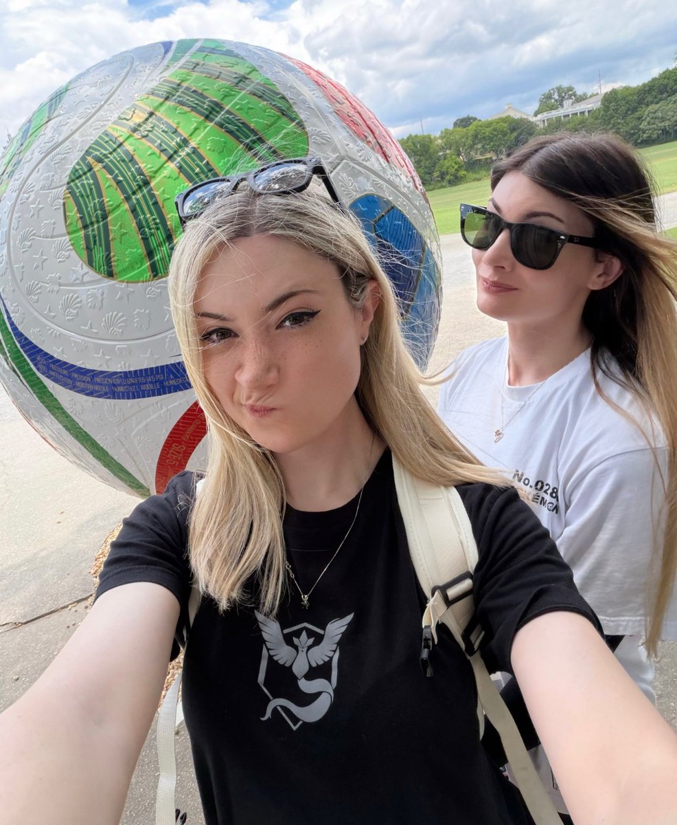 michellealter83's tweet photo. 🤪💕 https://t.co/ZDV6l7FUwk