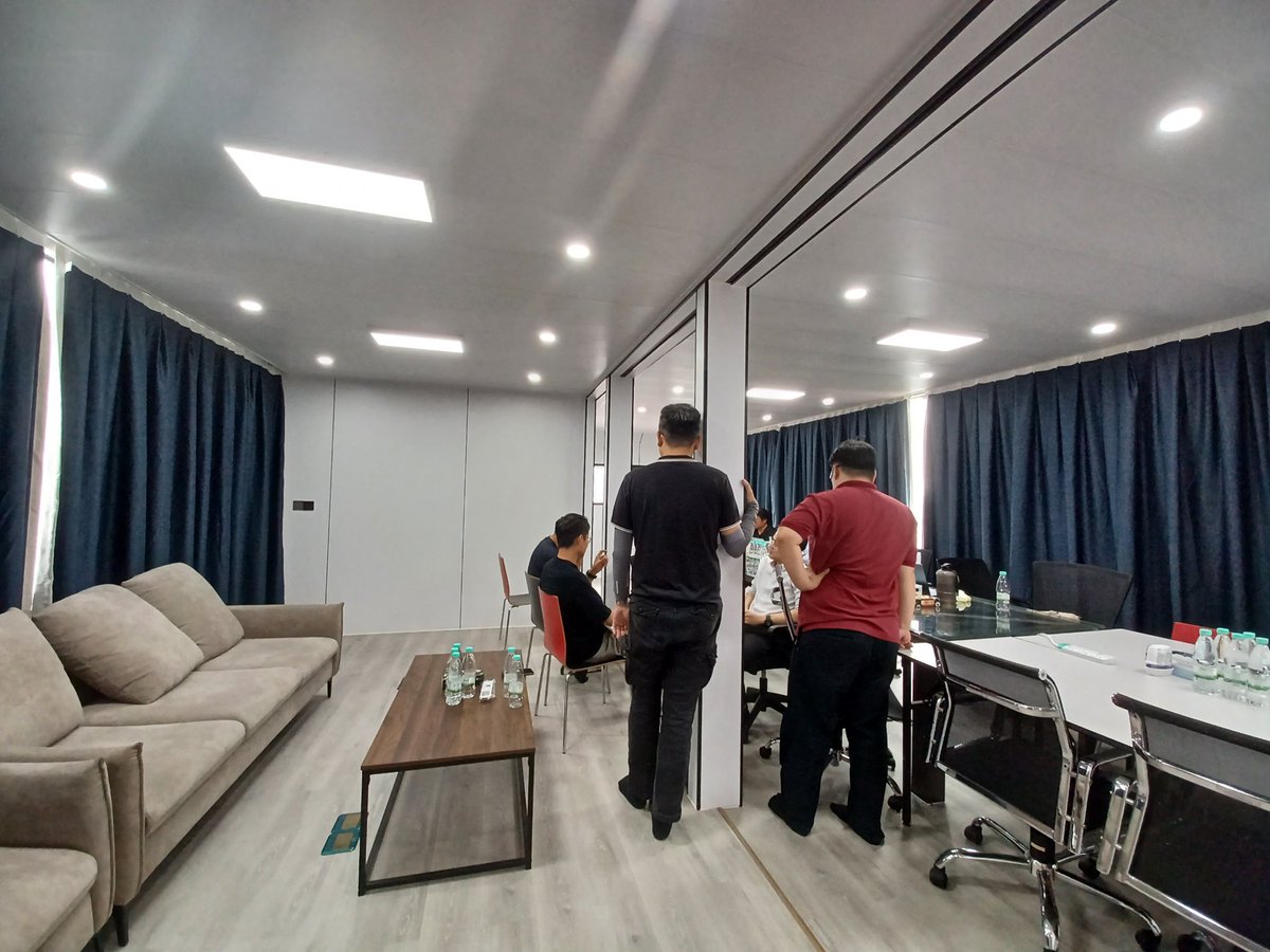HudaMahmud79's tweet photo. Office capsule.
Shipping yg mahal.
Datang dah siap semua kemasan - lampu, toilet, aircond.
Tinggal sambung ke power supply. https://t.co/6M6zCeN7Jo
