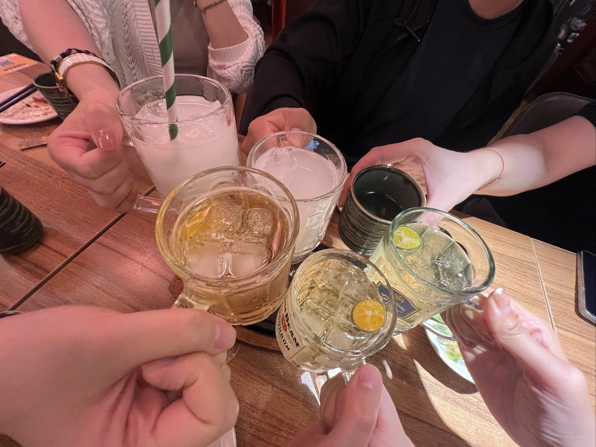 RickOls18121873's tweet photo. Reunited with my old crew tonight—same dumb laughs, way more stories, zero awkward silences. 10/10 will repeat soon ， https://t.co/PjTL3DgzU4