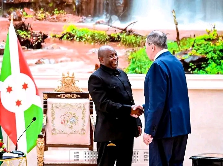 GitegaVuturaa's tweet photo. En visite de travail au #Burundi, le Ministre des Affaires étrangères de la Fédération de #Russie, Mr Sergueï Viktorovitch Lavrov, accompagné d'une délégation de haut niveau, a été reçu en audience, ce 10/7/2026, par le Président de la République, SE @GeneralNeva
@antonioguterres https://t.co/Zpyx5DZDes