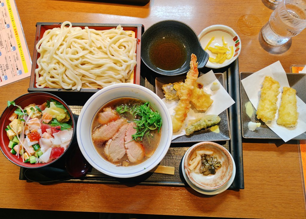 013ryuta's tweet photo. 徳樹庵🍚料理スキル無いため外食でしか熱々サクサクの天ぷら食べれないのでイカ天追加しちゃった😂 https://t.co/XTdfuTALUk