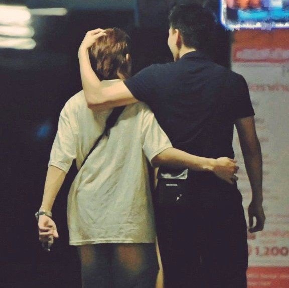babytaiiBW's tweet photo. " เราก็รู้ว่าเราไปตามฝันคนเดียวได้ แต่ก็ไม่ได้อยากใช้ชีวิตโดยที่ไม่มีเค้าอยู่ข้างๆ"  
             
  "นอกจากแม่ ครอบครัว ก็มีออฟโรด
ที่ผมรักและก็เป็นห่วงมากที่สุด คนที่ขาดไม่ได้ในชีวิต คนที่เป็นส่วนสำคัญในชีวิต ที่คงจะต้องมีและอยู่ไปนานๆ" 
       
   ต้าห์อู๋ 

ยังยกให้สองประโยคนี้เป็นประโยคที่ทัชใจที่สุด และชัดเจนที่สุดในความสัมพันธ์ 
การกระทำทุกอย่างของอู๋โร้ด ไปไกลมากว่าแฟนแล้วด้วยซ้ำ