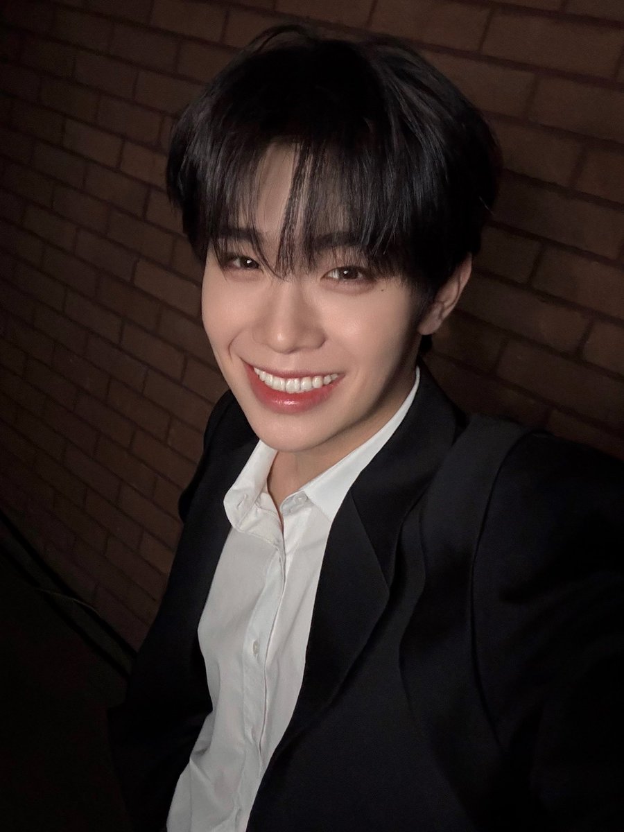 ymms510115's tweet photo. 𝑯𝒂𝒑𝒑𝒚 𝑩𝒊𝒓𝒕𝒉𝒅𝒂𝒚 𝑻𝒐 𝑻𝑨𝑬𝑹𝑨𝑬🩵
テレちゃんの素敵な歌声とカッコいいんだけど可愛いところもあるのが大好き💕
これからも好きな事をのびのびと楽しんでるテレちゃんが見れますように。。
RAECING TO THE TOP 
#24thLapWithTaerae 
#세상을_물들일_태래_생일축하해 
#HAPPYTAERAEDAY https://t.co/szvhfK85yV