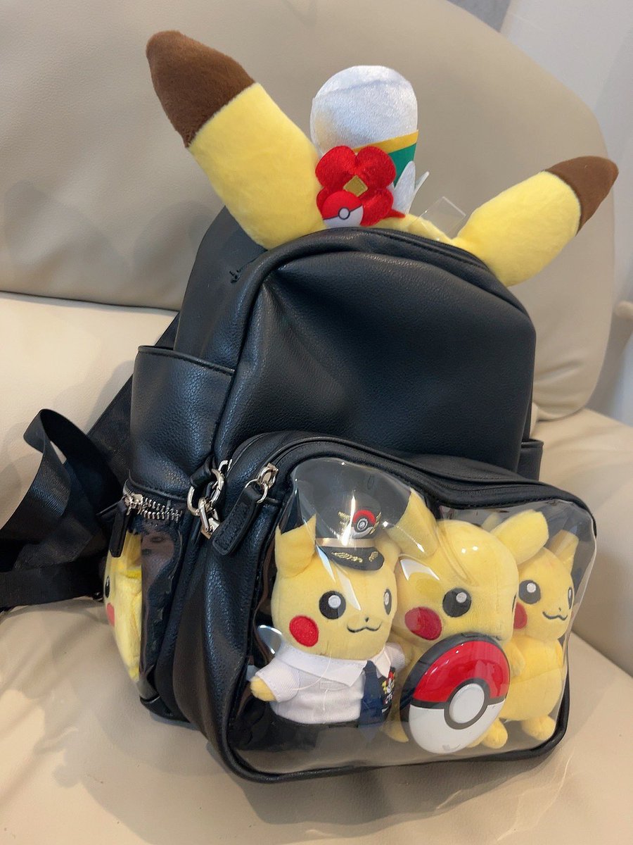BOKUdesuno's tweet photo. 届いた推し活リュックがあまりに優秀すぎたのでまじでオタクは全員買えばいいと思う
可愛いしカチューシャはめられるし取り外してポーチにも出来るし最高以外の言葉が見つからない
何より折りたたみ、ペットボトル、LOGOSの折りたたみチェアが全部入るこの圧倒的容量、良い、良すぎる。 https://t.co/WRyssGGXvH