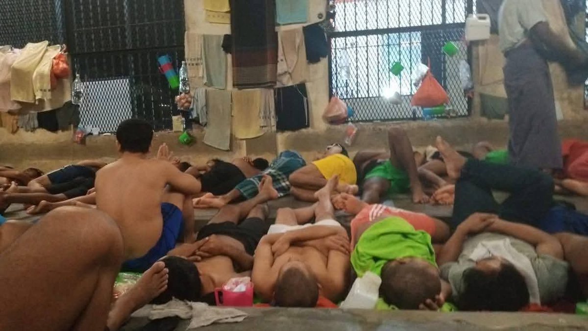Rohingyari76487's tweet photo. 🚨 NEW RRW REPORT

The Plight of #Rohingya in #Malaysia

Exposing arbitrary detention, legal insecurity, and rising xenophobia.

📄 https://t.co/85AhRxg7A3

#HumanRights #RRW https://t.co/sFCfwASrf5