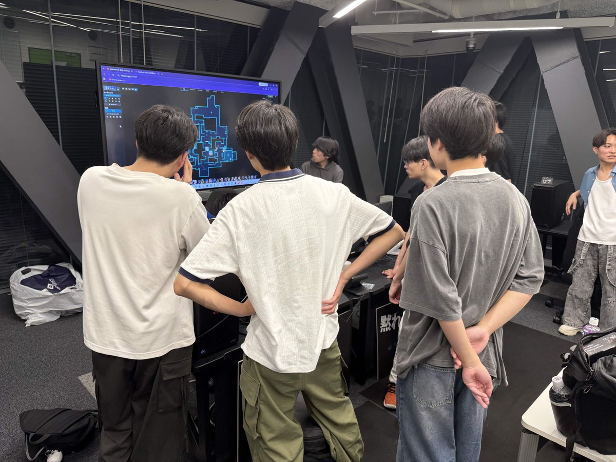 HALGaming_tokyo's tweet photo. HALGaming コーチング始動❗
SCARZ VALORANT部門ヘッドコーチのArt @ibaraki_Ninja コーチにご指導いただけることになりました‼️
本日はアセントについてスクリムを混じえてコーチング🧱
わかりやすい指導内容にメンバーは釘付け👀
artコーチの指導の下、成長を続けていきます💪
#HAL東京 #valorant https://t.co/2EPsE4D9a2