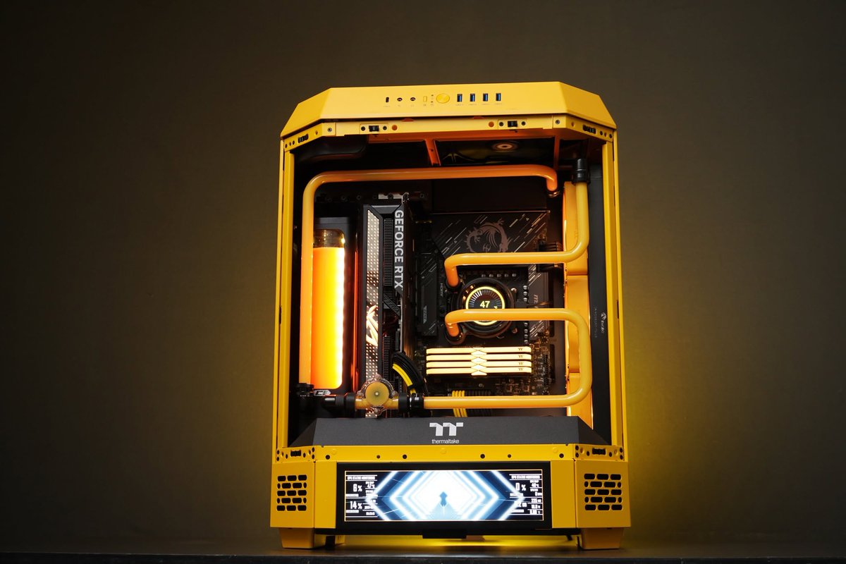 ThermaltakeInc's tweet photo. The Tower 600 Bumblebee build by @bernardomodchop proves that custom liquid cooling and a striking yellow theme are a perfect match. Every detail comes together to create a build that's impossible to ignore.
#Thermaltake #TheTower600 #Bumblebee #CustomLoop #LiquidCooling https://t.co/mOItyUdCng