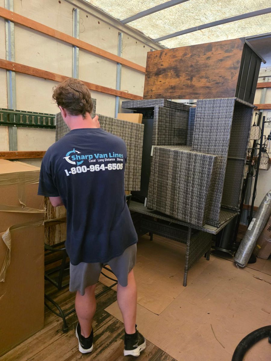 sharpvanlines's tweet photo. Big items, small items, tight spaces, storage runs β this is the everyday work behind a smooth move.
#SharpVanLines #MovingCompany #ProfessionalMovers #LocalMovers #LongDistanceMoving #StorageMoving #FurnitureMoving #MovingDay https://t.co/MwGFY1hSE9