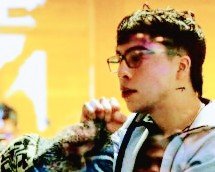 PeriodistaFigue's tweet photo. El E° chileno -capitalista, colonial, racista- castigó sin pruebas, salvo políticas, a 16 y 14 años de cárcel a los comuneros mapuche del Caso Lautaro. 
Pero no se subyuga el pecho azul de un pueblo que fue libre. https://t.co/dVcF4oMqKg
