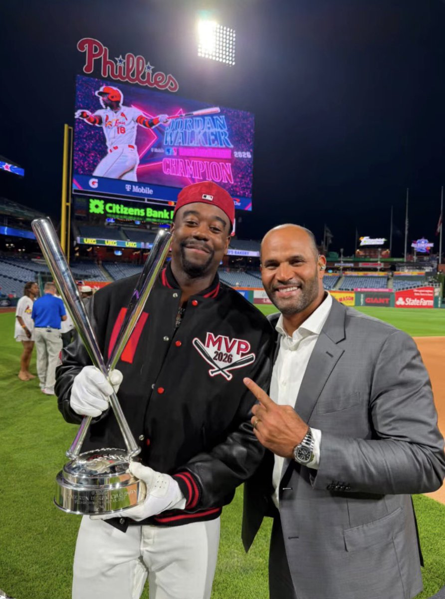 theredbird_way's tweet photo. Jordan Walker and Albert Pujols snap a picture together on the field after Walker’s big Home Run Derby win👏🤝 https://t.co/3eWcucS2tF