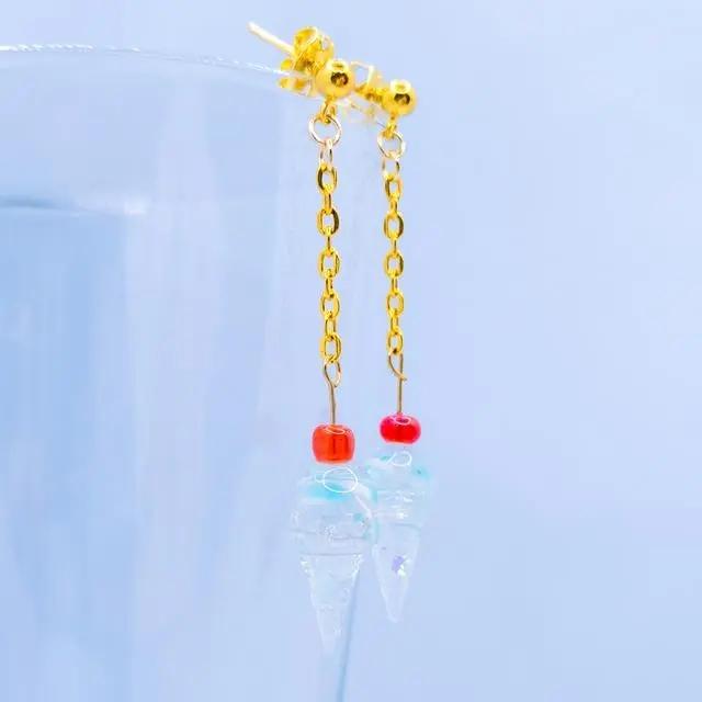 withWhippedC's tweet photo. 耳元で揺れる小さなアイス🧊🫧

#minne #ハンドメイド好きな人と繋がりたい #ハンドメイド好きさんとつながりたい 

https://t.co/WuAiJJLgs6 https://t.co/pK4qa0vwWL