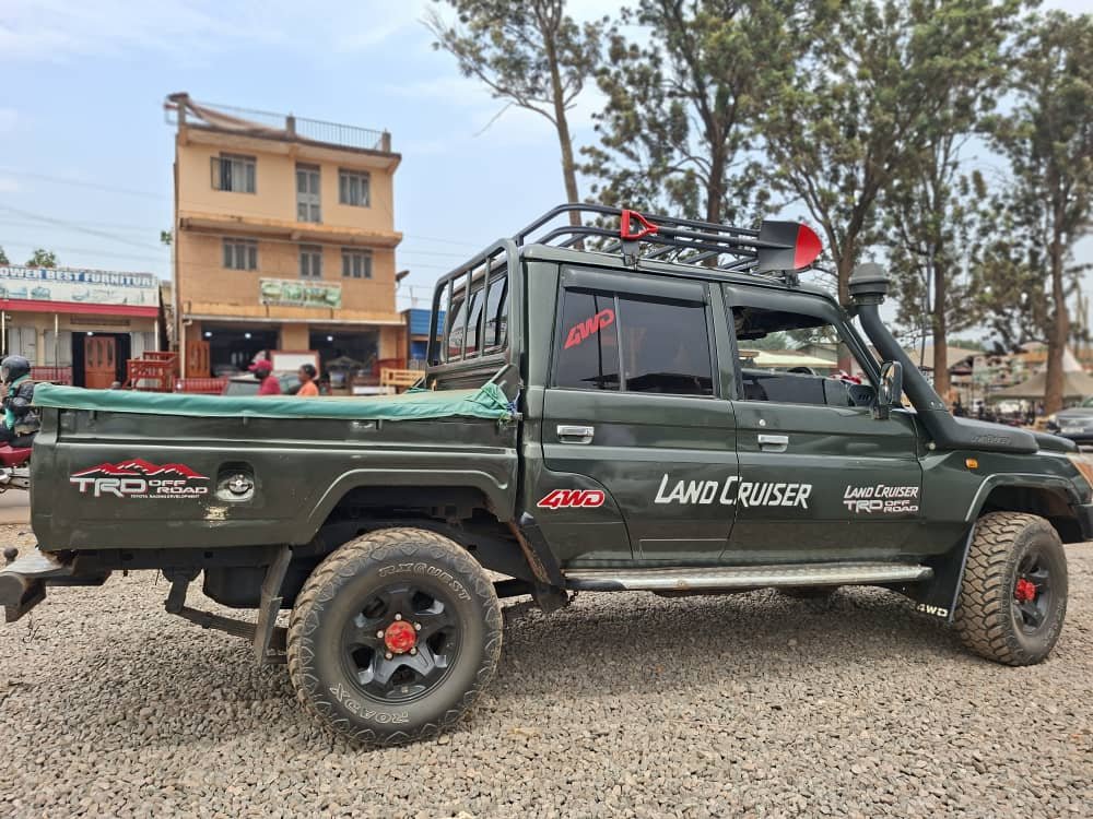 DokitaSharon's tweet photo. Man made cars , then made this machine. 
Look at that Toy! 💪 
✅️Perfect Engine 
✅️2012 model ,driven here in UG before 
At only 73m 
0775721536 https://t.co/AG4eiJnOSq