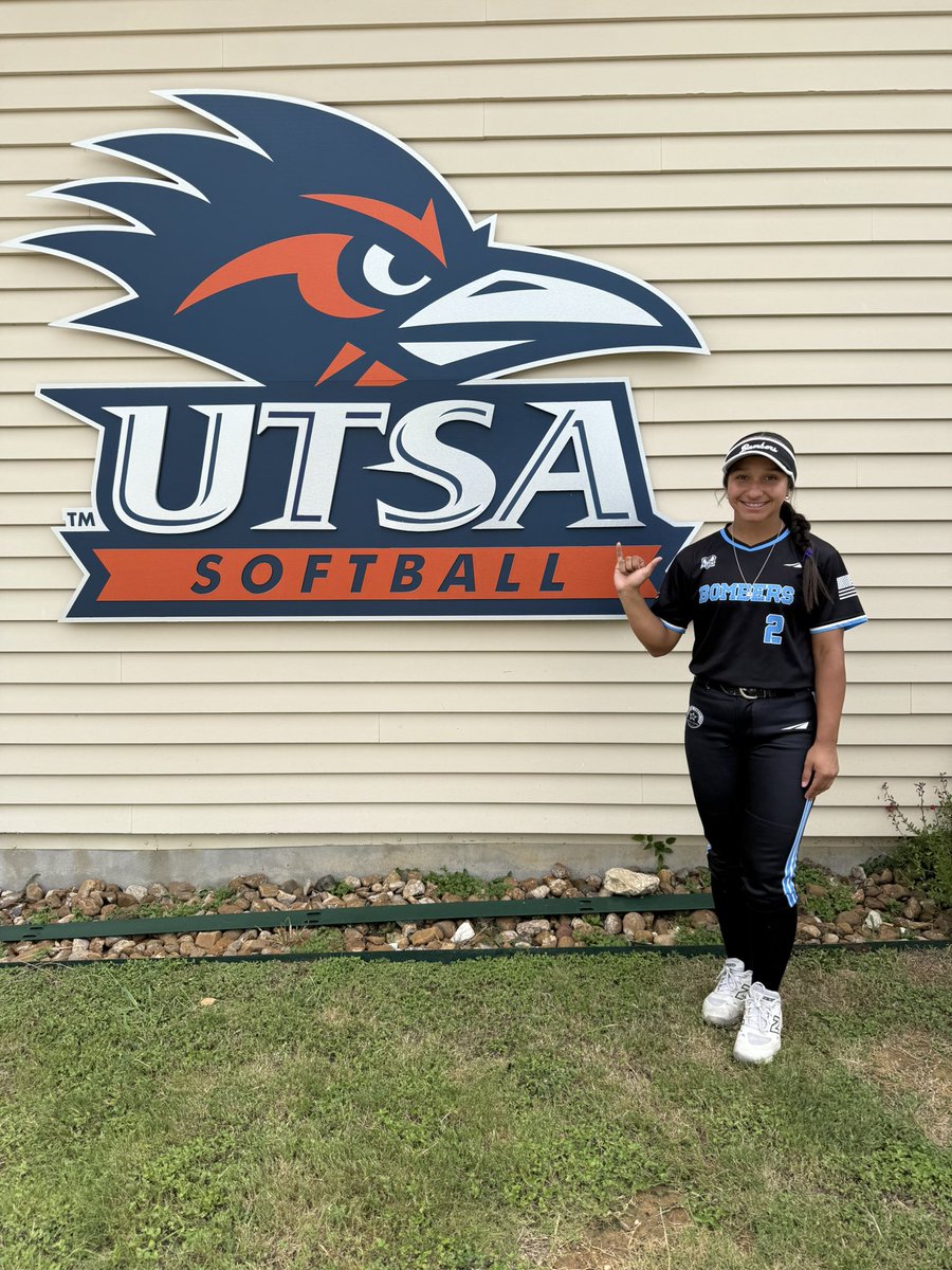 allissa2029's tweet photo. I had an great time at the @UTSASoftball camp today. Thank you for having me! Go Birds🤙🏼🧡💙!! @BombersTexas @TopGunEvents @TOP_D1RECRUITS 
@bombers_academy @tagupSoftball https://t.co/IKW1D6HCMR