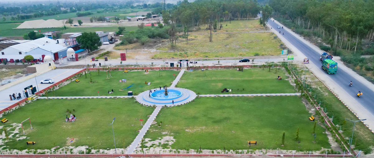 asifalidogar15's tweet photo. Another recreational facility ready for inauguration at Fatehpur,Layyah.Previously an abandoned piece of Govt land was converted into a beautiful public park thru public-private partnership.
This is 15th public park so far developed in last 7 months. https://t.co/DSSEH1aFwV