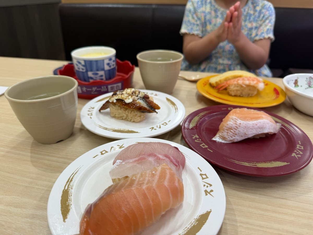wanwan101oneone's tweet photo. 朝から最後のリトミック教室と最後のベビースイミングをはしご🏃‍♀️‍➡️
いろんな人に見送られ胸がいっぱいになった😭

娘のリクエストでご褒美のスシロー🍣✨

幸せなランチタイムやなあと噛み締めてます https://t.co/cBDHjCXVBP